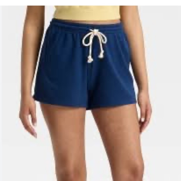 Universal Thread Pants - Universal Thread Leisure Studio Mid-Rise Pull-On Shorts, Women’s Size Medium